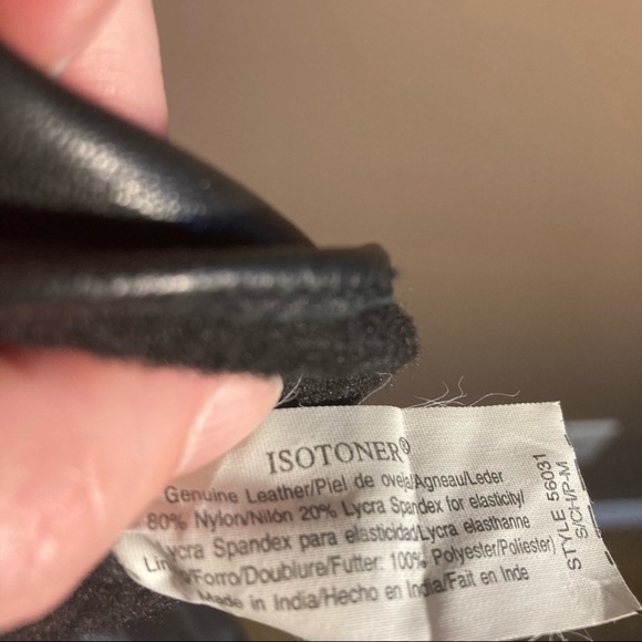 2 for 15 Isotoner lamb skin glove - Picture 3 of 3